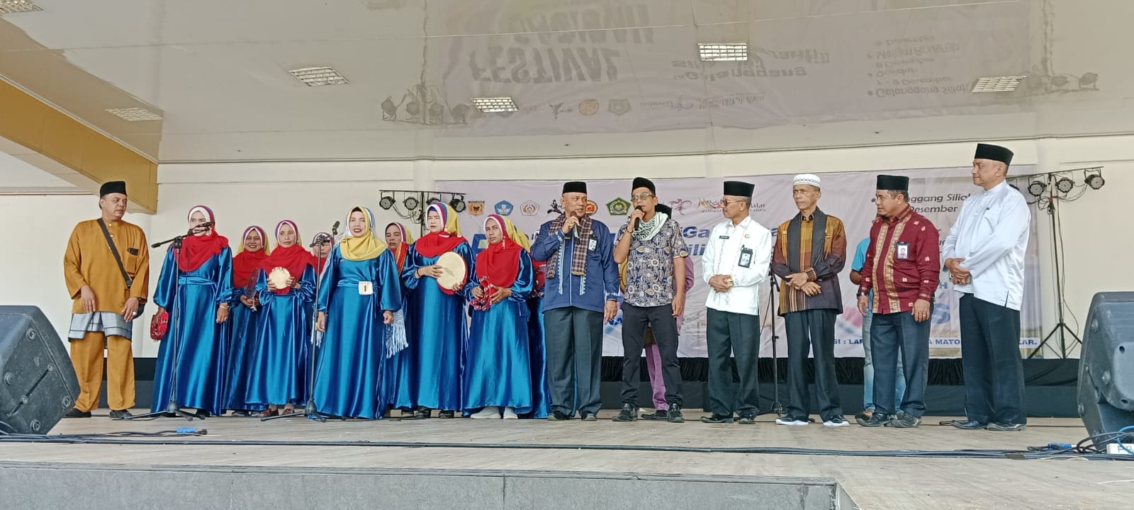 Kakankemenag Tanahdatar H.Amril, S.Ag,.MM saat memberi sambutan pada acara festival Qasidah.
